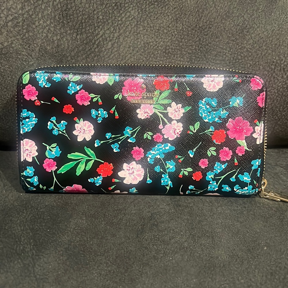 Kate Spade floral wallet
